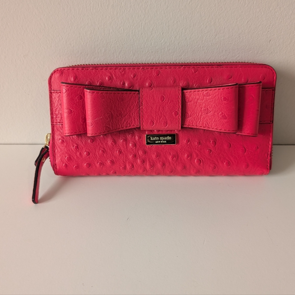 Kate Spade Presley Pink Ostrich Wristlet/Wallet $26